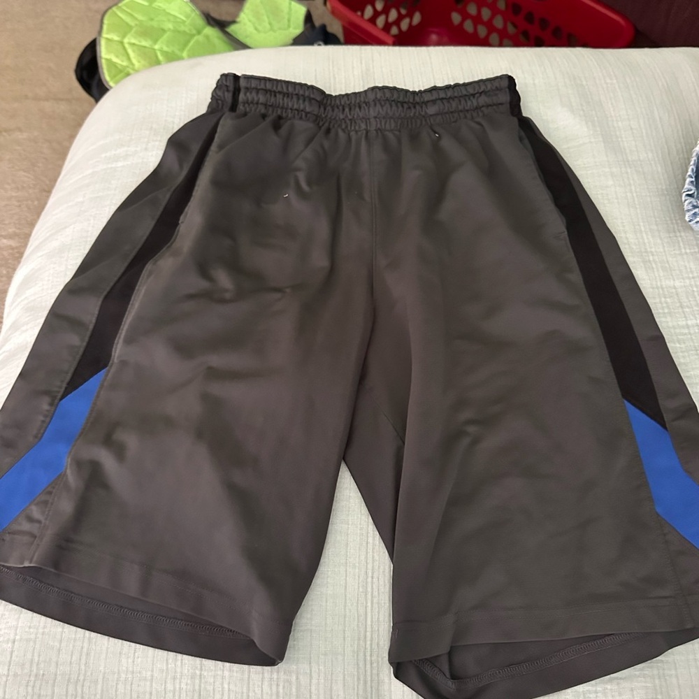 men’s shorts